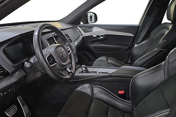 Volvo XC90 14 of 25