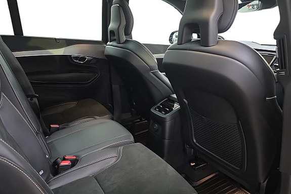 Volvo XC90 9 of 25