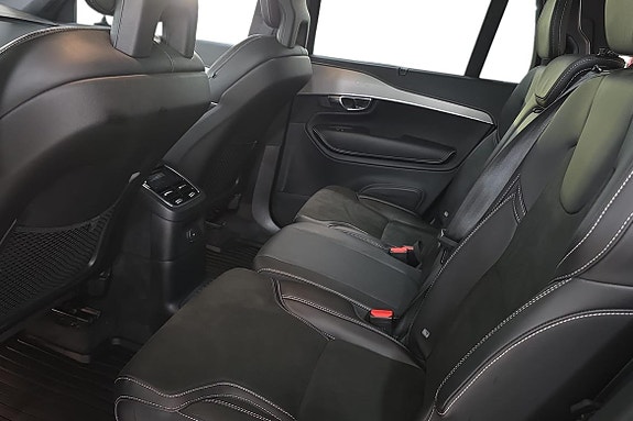 Volvo XC90 13 of 25