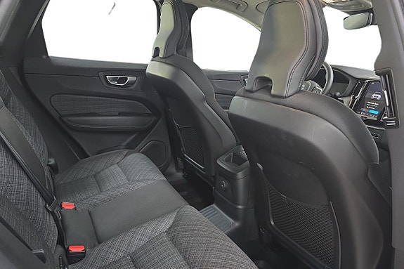 Volvo XC60 9 of 23