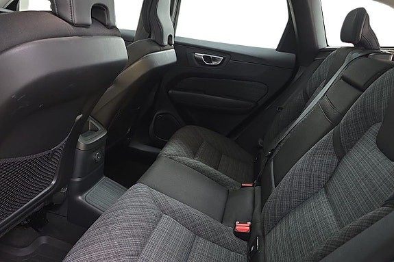Volvo XC60 13 of 23