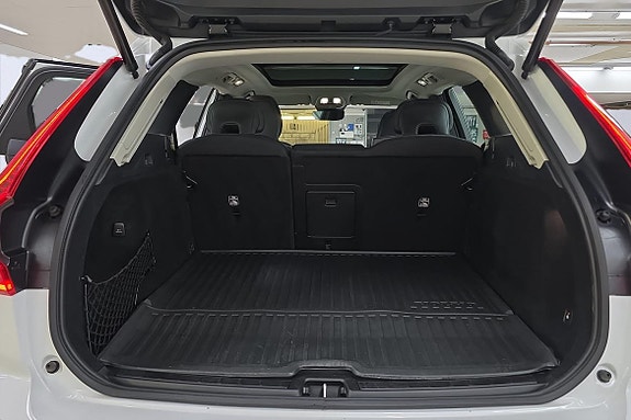 Volvo XC60 12 of 23
