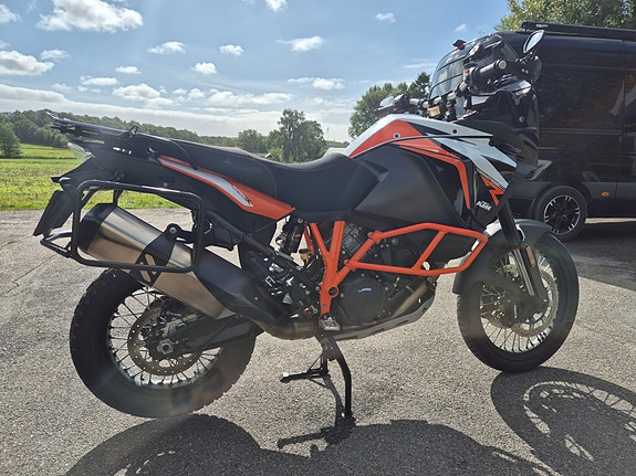 KTM 1290 Super Adventure 5 of 8