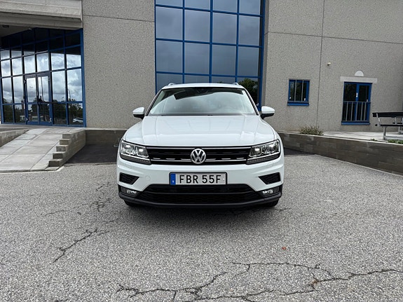 Volkswagen Tiguan 2 of 19