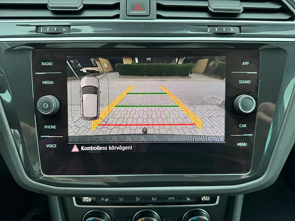 Volkswagen Tiguan 14 of 19