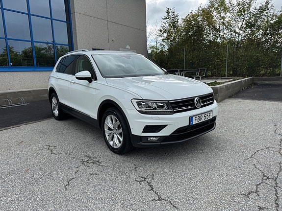 Volkswagen Tiguan 3 of 19