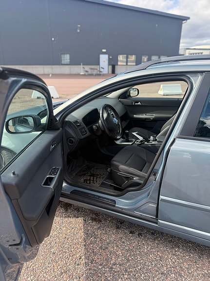 Volvo V50 6 of 8