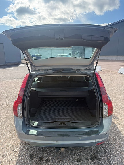 Volvo V50 4 of 8