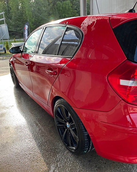 BMW 118d 6 of 17