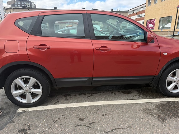 Nissan Qashqai 4 of 6