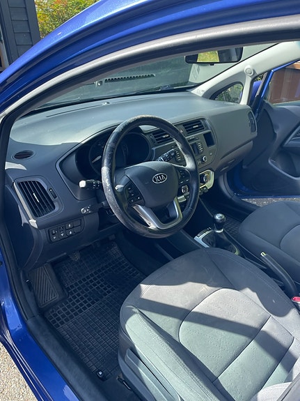 Kia Rio 4 of 5