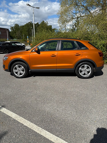 Audi Q3 2 of 10