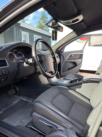 Volvo XC70 10 of 12