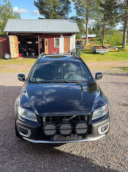 Volvo XC70 6 of 12