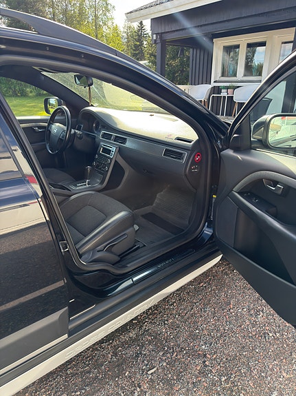 Volvo XC70 12 of 12