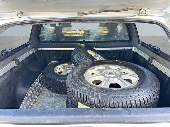 Volkswagen Amarok 12 of 26