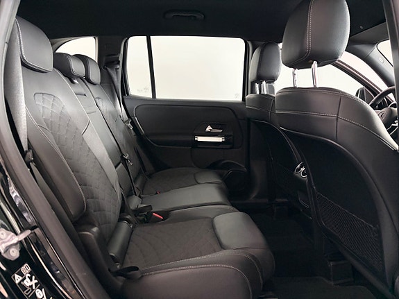 Mercedes-Benz GLB200 9 of 13