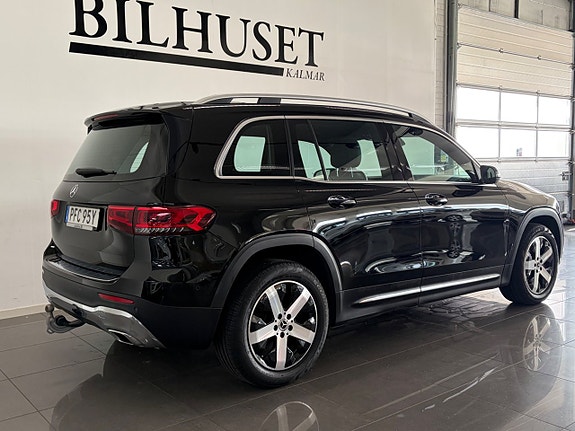 Mercedes-Benz GLB200 3 of 13
