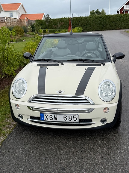 MINI Cooper 2 of 5