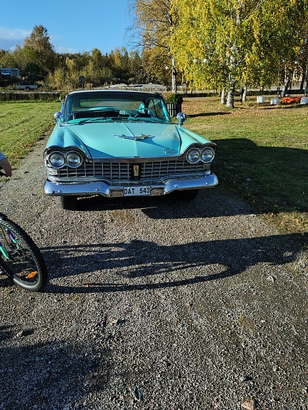 Plymouth Fury 4 of 5