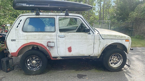 Lada Niva 2 of 3