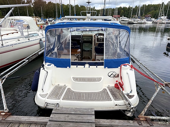 Aquador 23 HT – 2007 med MerCruiser 5.0 MPI 260 hk 3 of 13