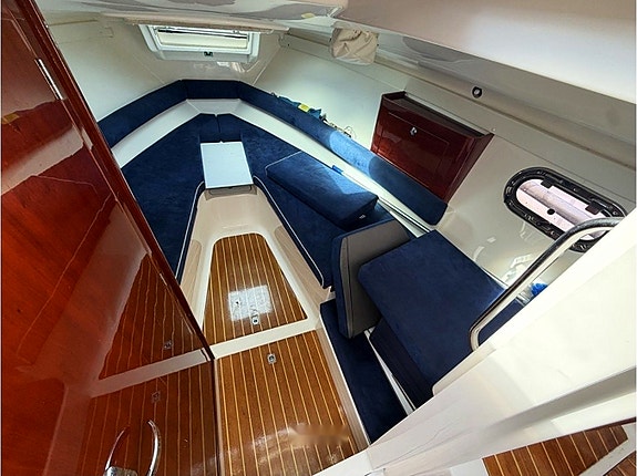 Aquador 23 HT – 2007 med MerCruiser 5.0 MPI 260 hk 8 of 13