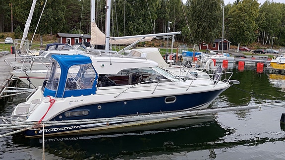 Aquador 23 HT – 2007 med MerCruiser 5.0 MPI 260 hk 2 of 13