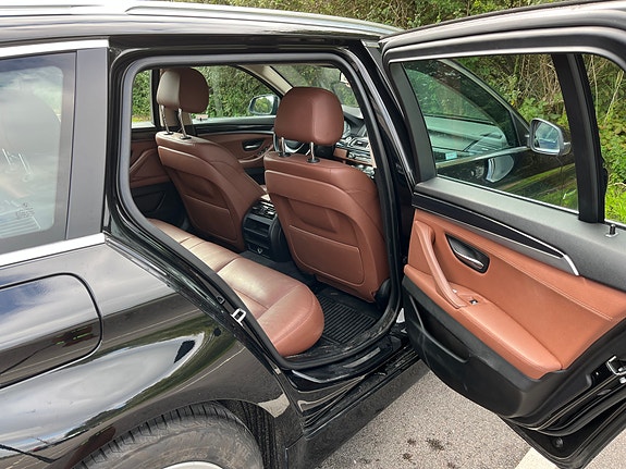 BMW 520d 4 of 6