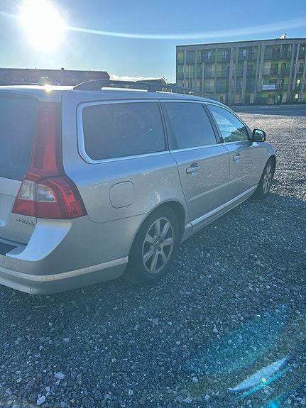 Volvo V70 4 of 12