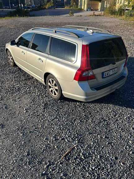 Volvo V70 7 of 12