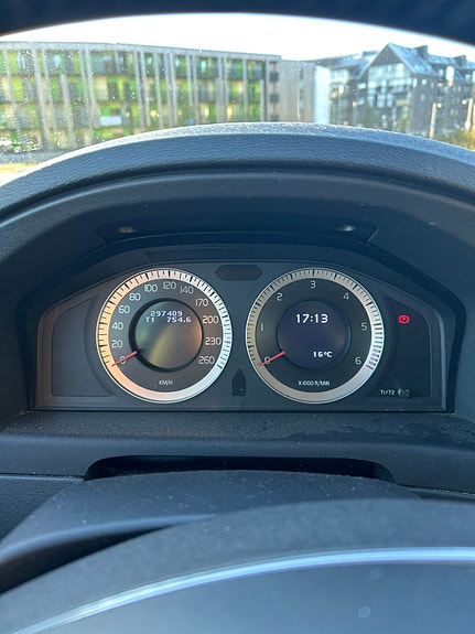 Volvo V70 12 of 12