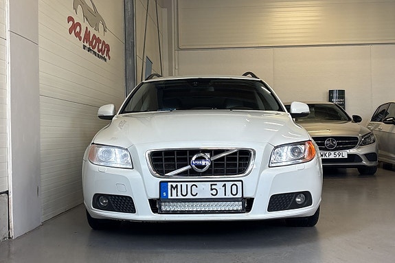 Volvo V70 13 of 20