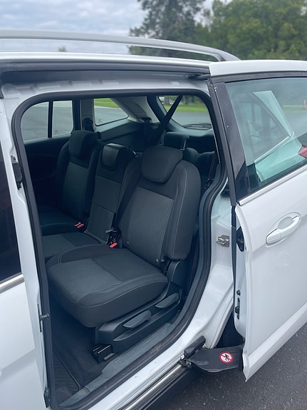 Ford Grand C-MAX 5 of 8