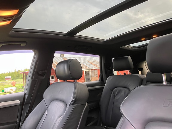 Audi Q7 8 of 11