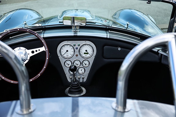 AC Cobra 26 of 27