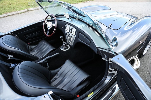AC Cobra 23 of 27