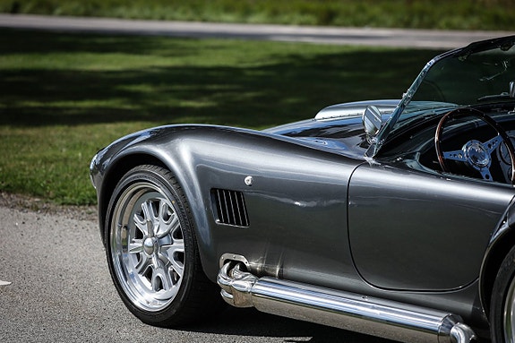 AC Cobra 18 of 27