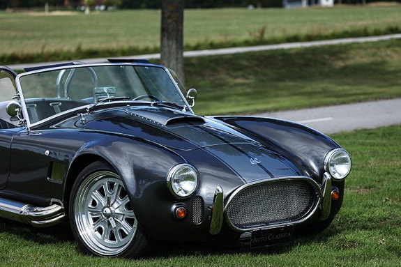 AC Cobra 21 of 27
