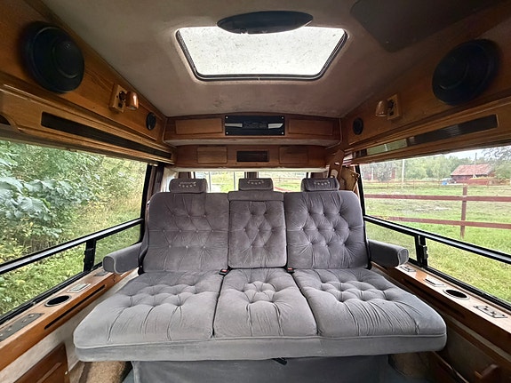 Chevrolet G20 3 of 12