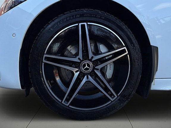 Mercedes-Benz CLA180 d 14 of 22