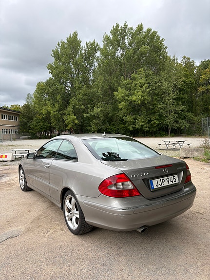 Mercedes-Benz CLK200 6 of 12