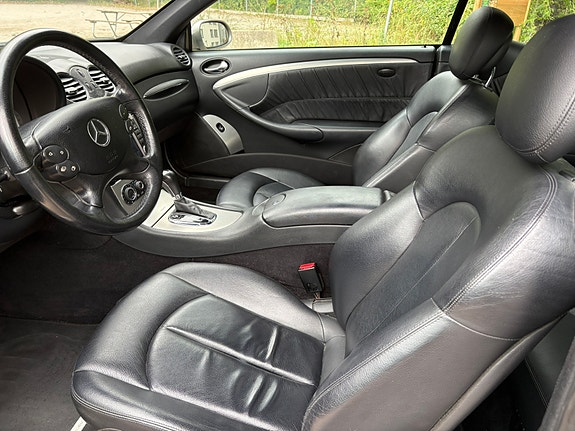 Mercedes-Benz CLK200 9 of 12