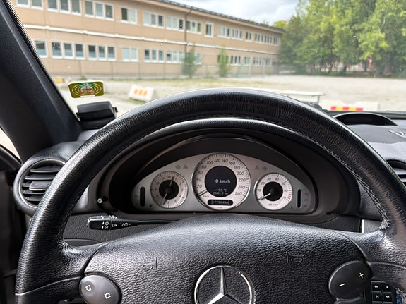 Mercedes-Benz CLK200 10 of 12