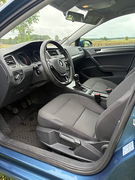 Volkswagen Golf VII 13 of 15