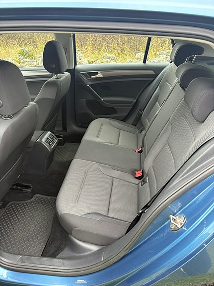 Volkswagen Golf VII 14 of 15