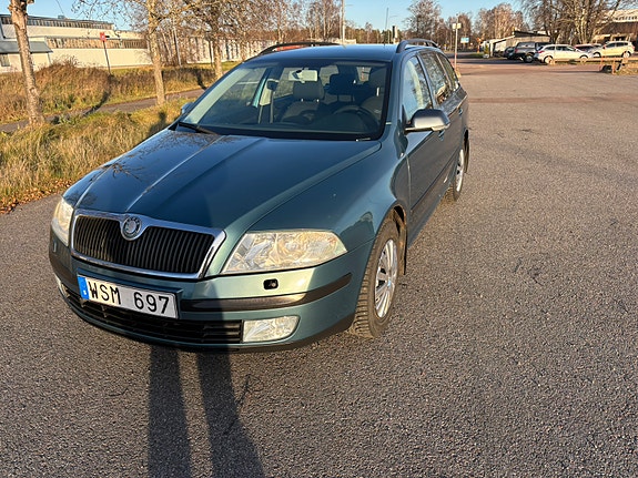 Skoda Octavia 2 of 9