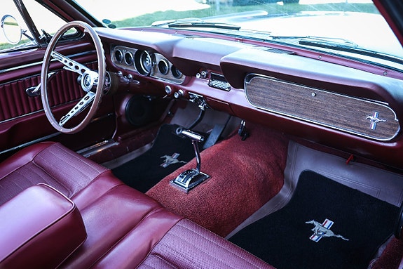 Ford Mustang 12 of 21