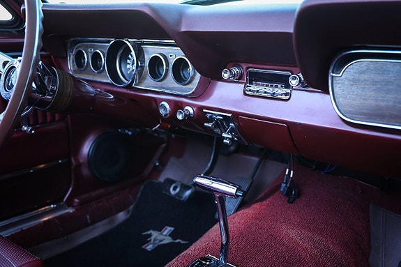 Ford Mustang 19 of 21