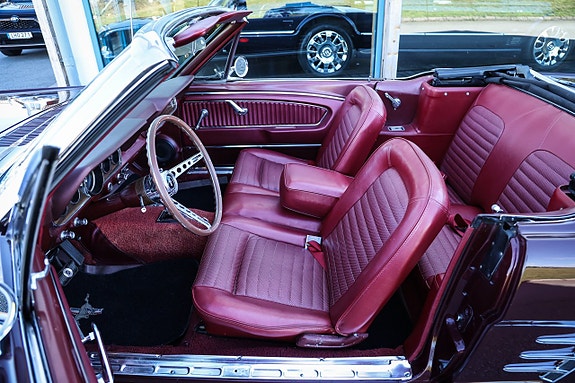 Ford Mustang 15 of 21